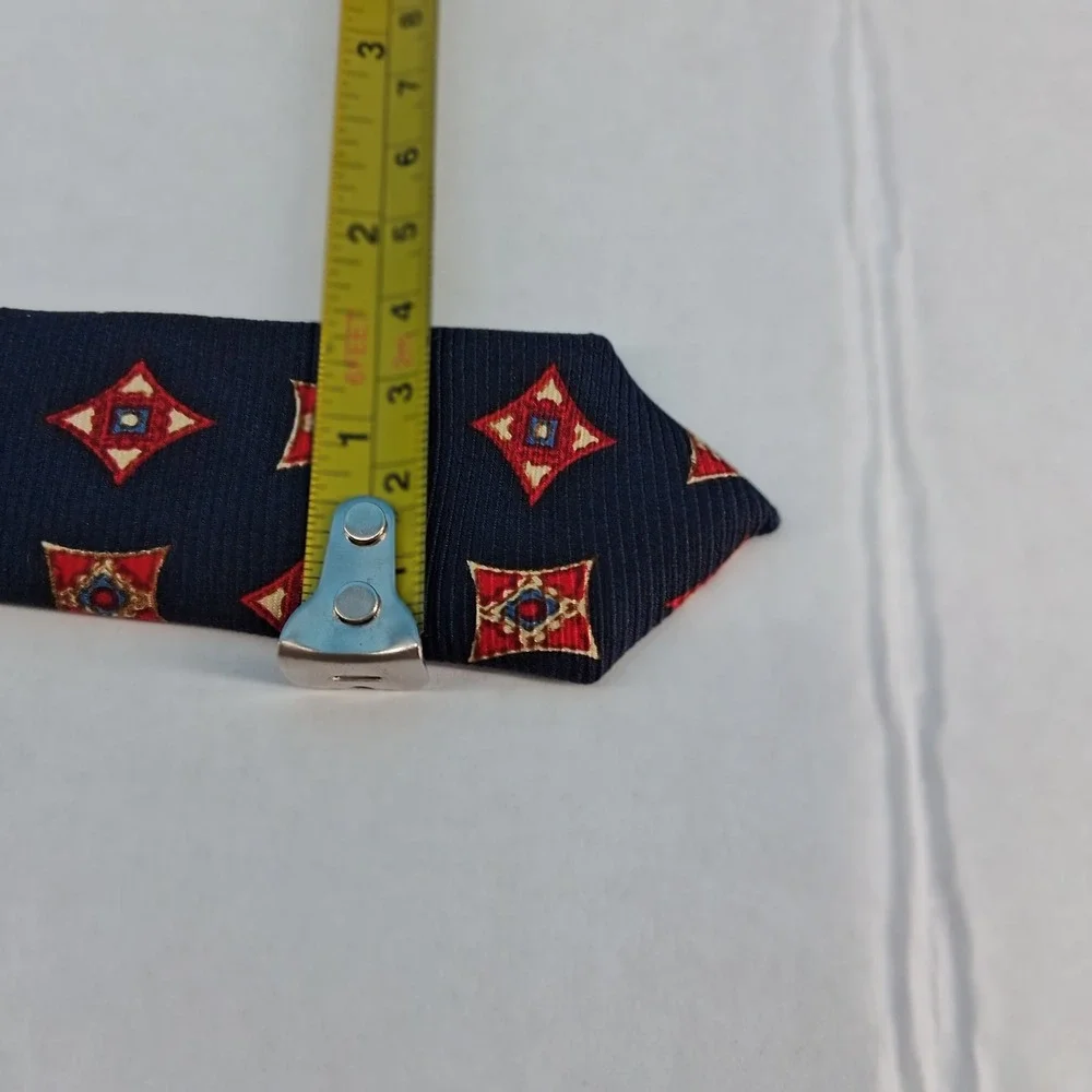 Lands End Necktie Mens OS Navy Blue Silk Geometric Medallion Handsewn USA 58439